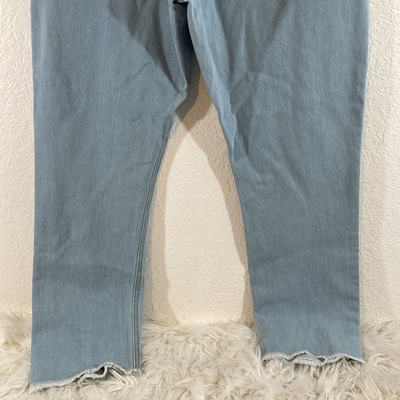 PRETTY LITTLE THING Shape Vintage Ripped Hem Straight Leg Denim Jeans Size 8 NEW - Picture 7 of 11